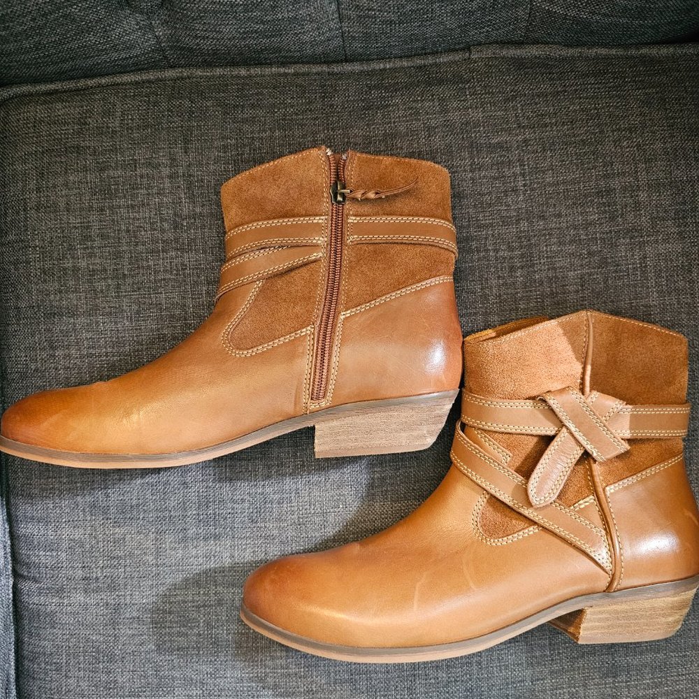 Softwalk short boots 9N